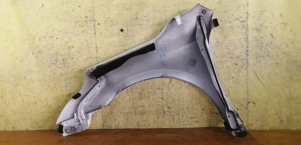 крыло Nissan Teana