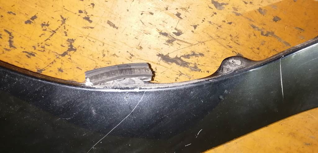 крыло Toyota Vitz