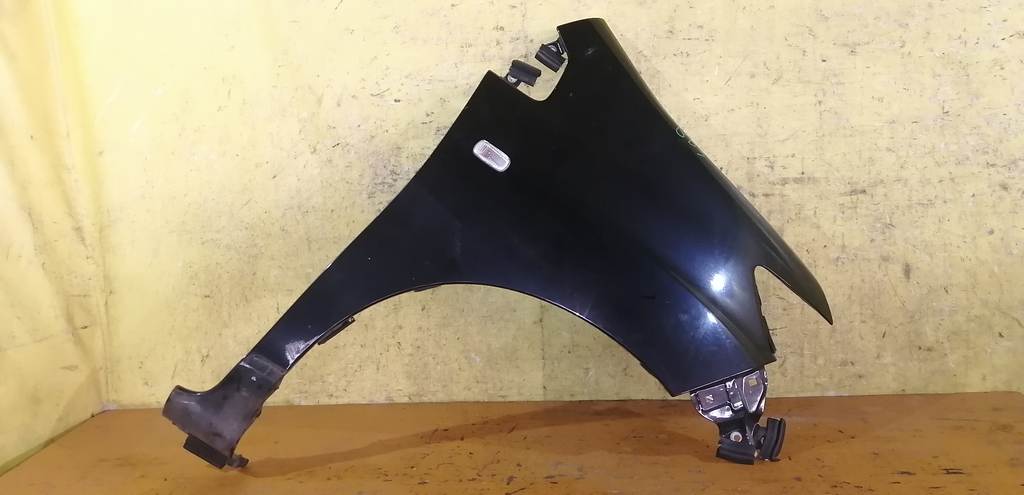 крыло Honda Freed Spike