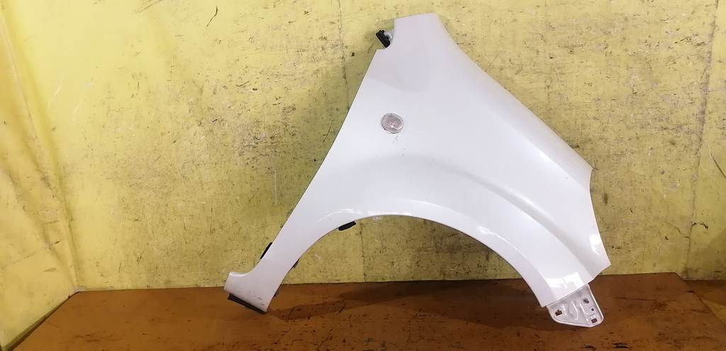 крыло Toyota Passo