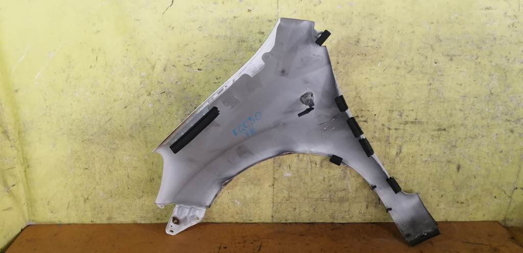 крыло Toyota Passo