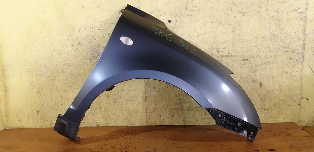 крыло Suzuki Swift