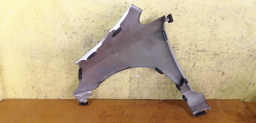 крыло Honda Fit