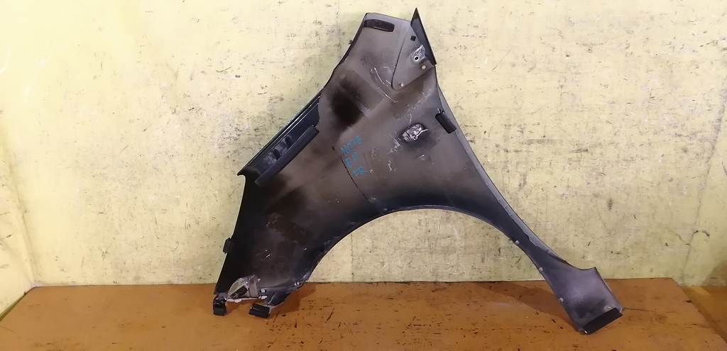 крыло Nissan Note