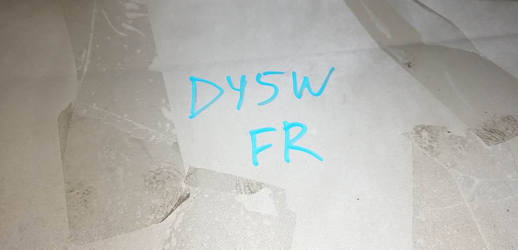 крыло Mazda Demio