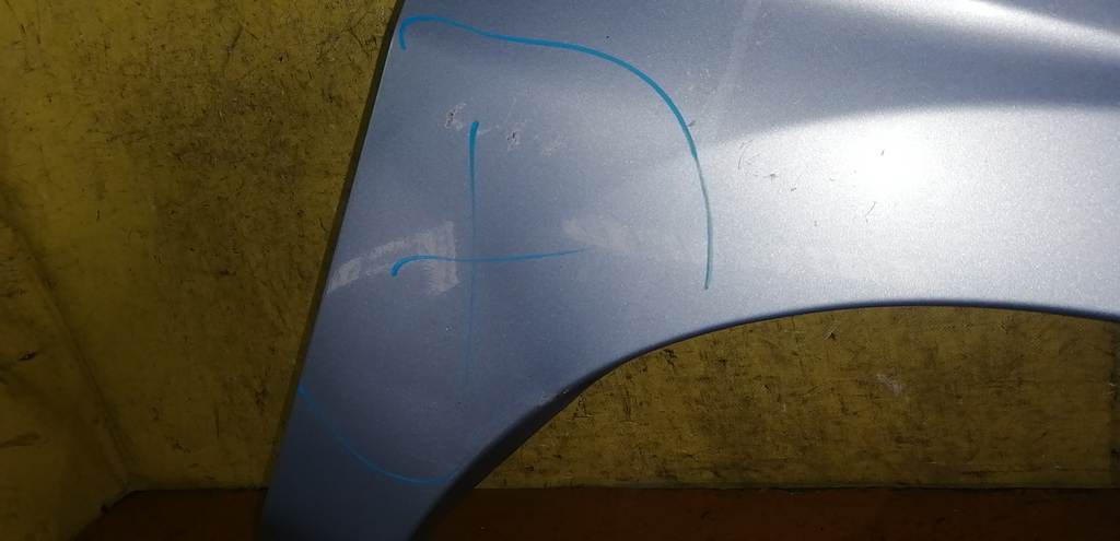 крыло Mazda Demio