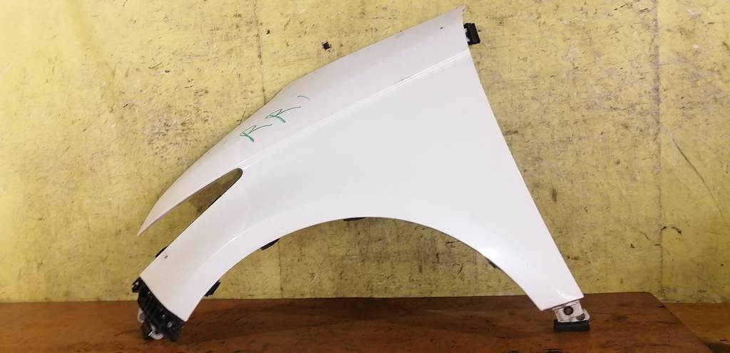 крыло Honda Elysion