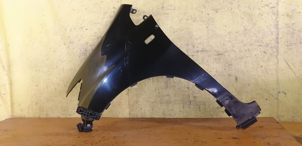 крыло Honda Freed Spike
