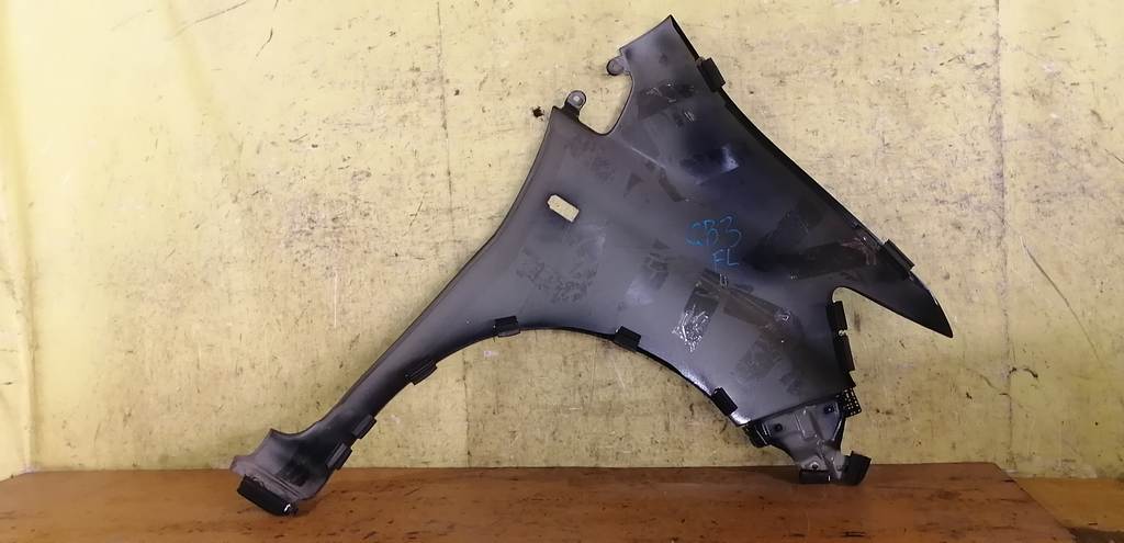 крыло Honda Freed Spike