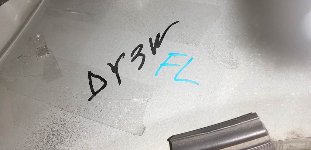 крыло Mazda Demio