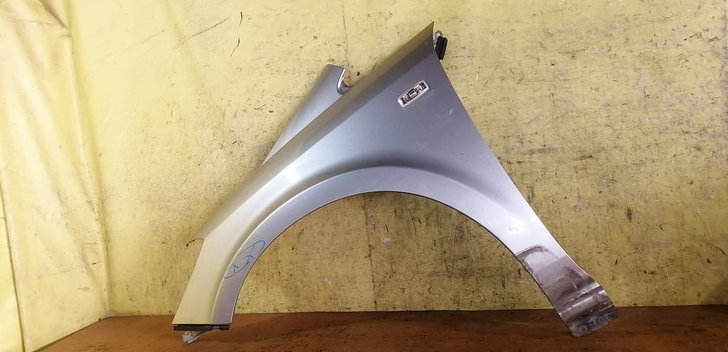 крыло Nissan Presage