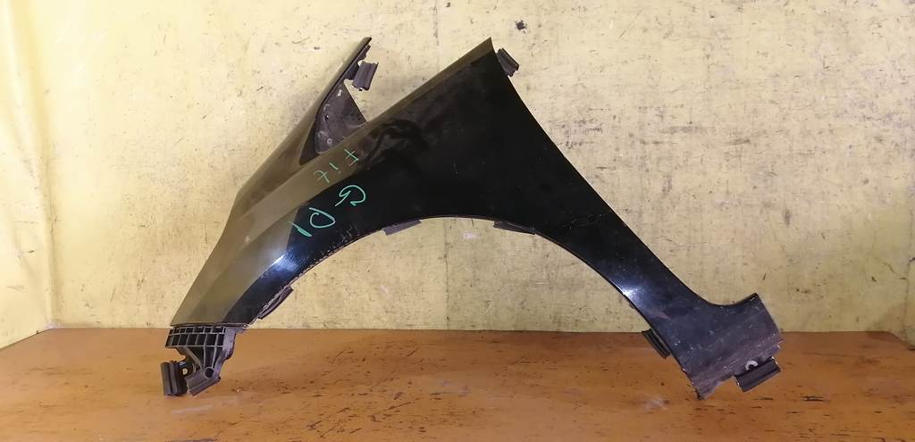 крыло Honda Fit