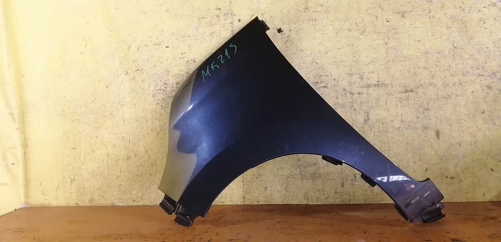 крыло Suzuki Palette