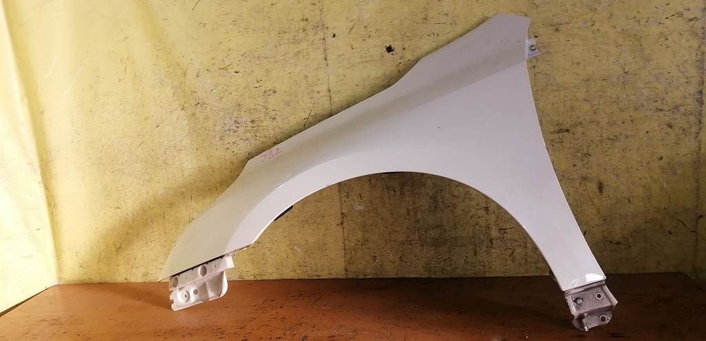 крыло Nissan Teana