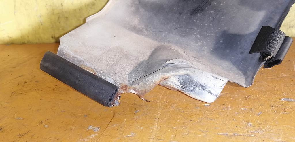 крыло Mazda Axela