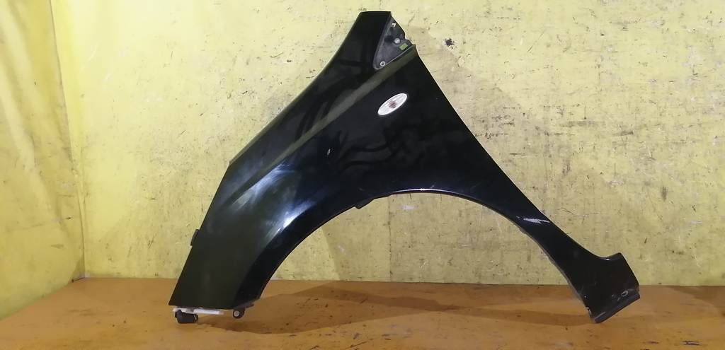 крыло Nissan Note