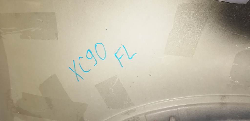 крыло Volvo XC90