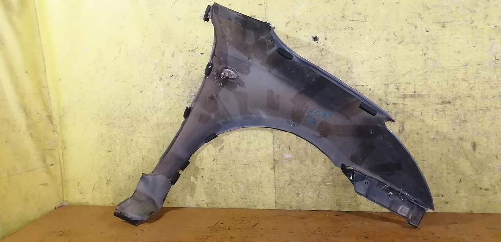 крыло Suzuki Swift