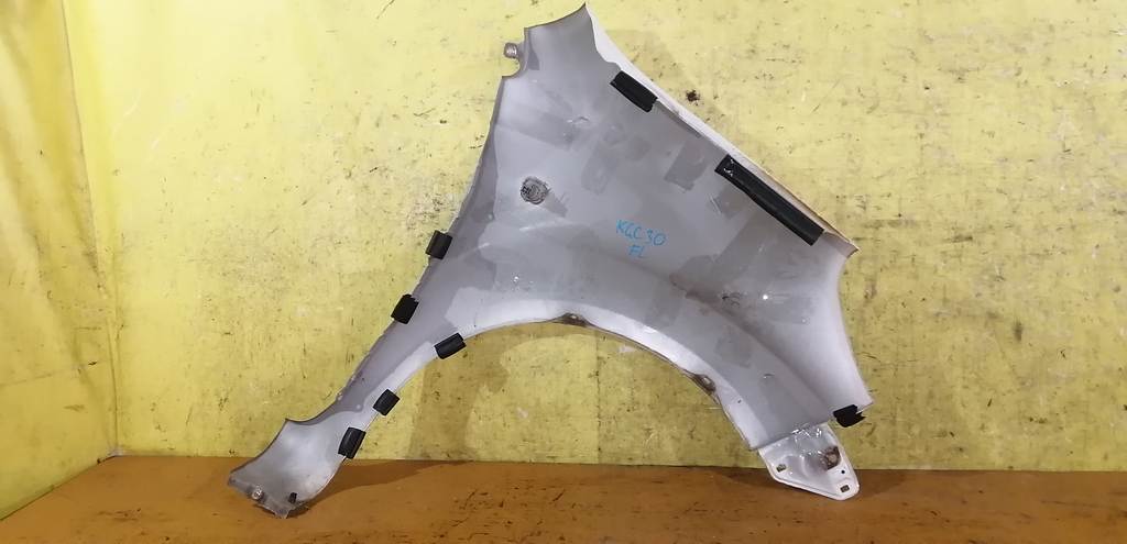 крыло Toyota Passo