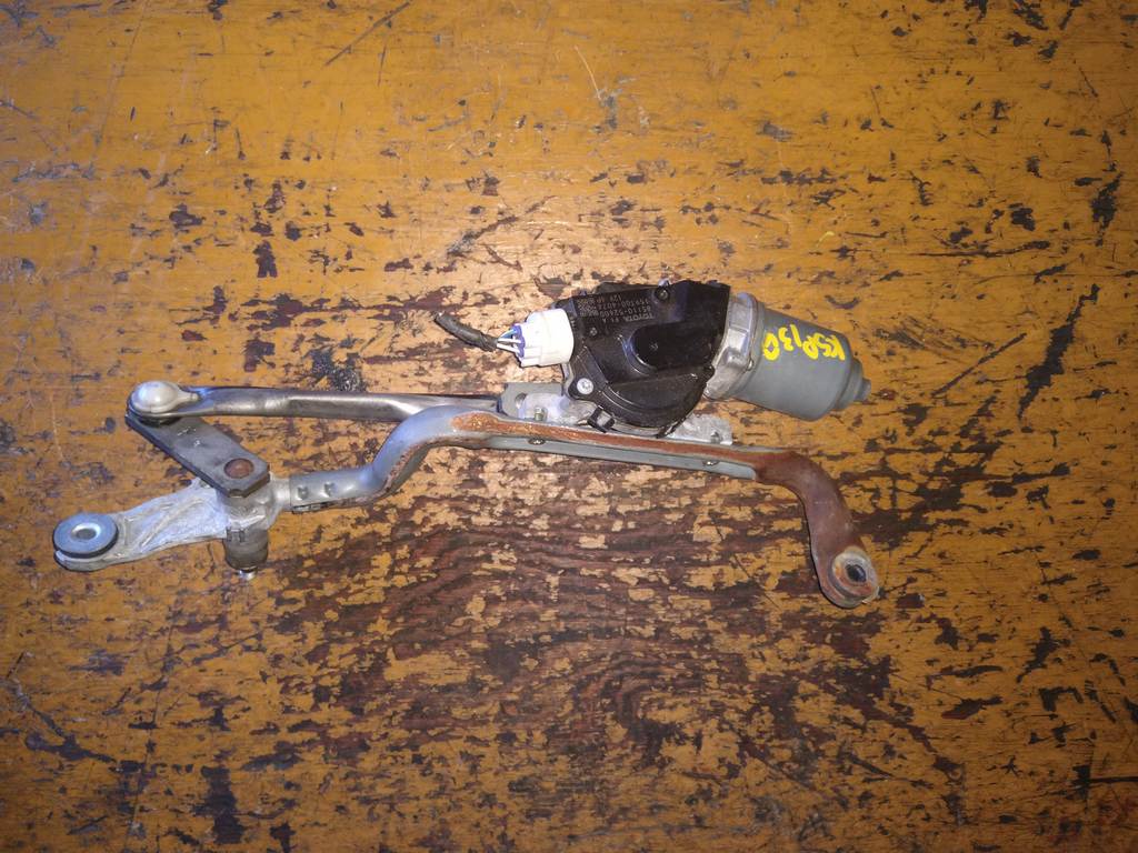 трапеция дворников Toyota Vitz