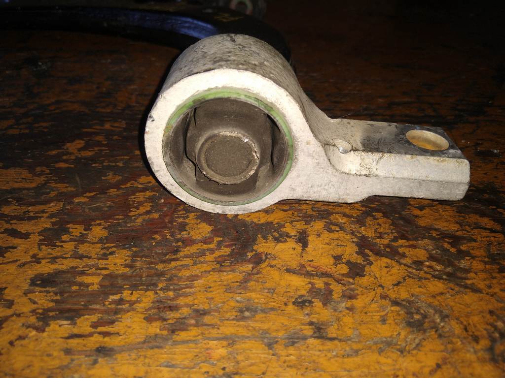 рычаг Mazda Demio