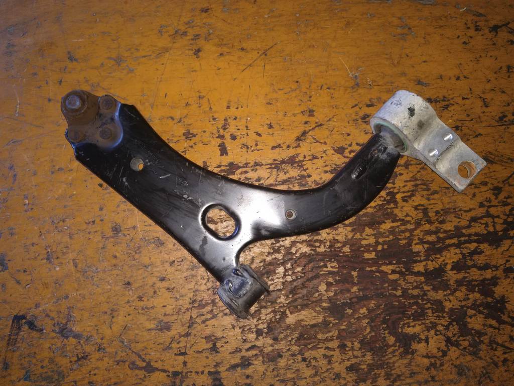 рычаг Mazda Demio