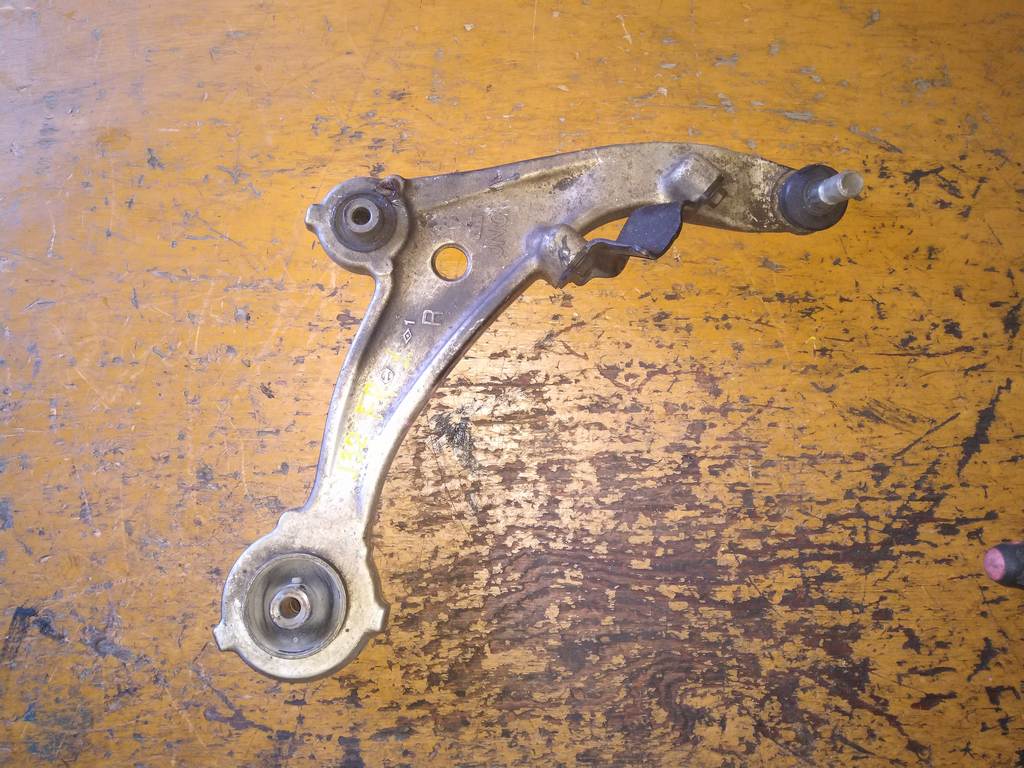 рычаг Nissan Teana