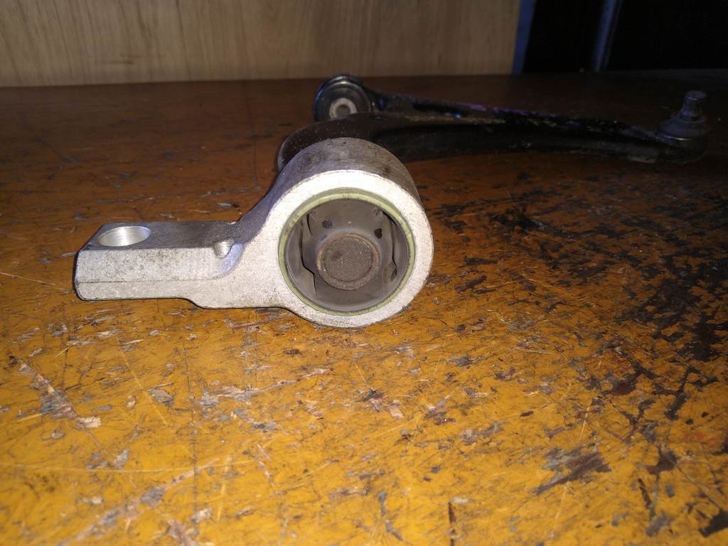 рычаг Mazda Demio