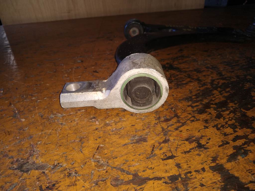 рычаг Mazda Demio