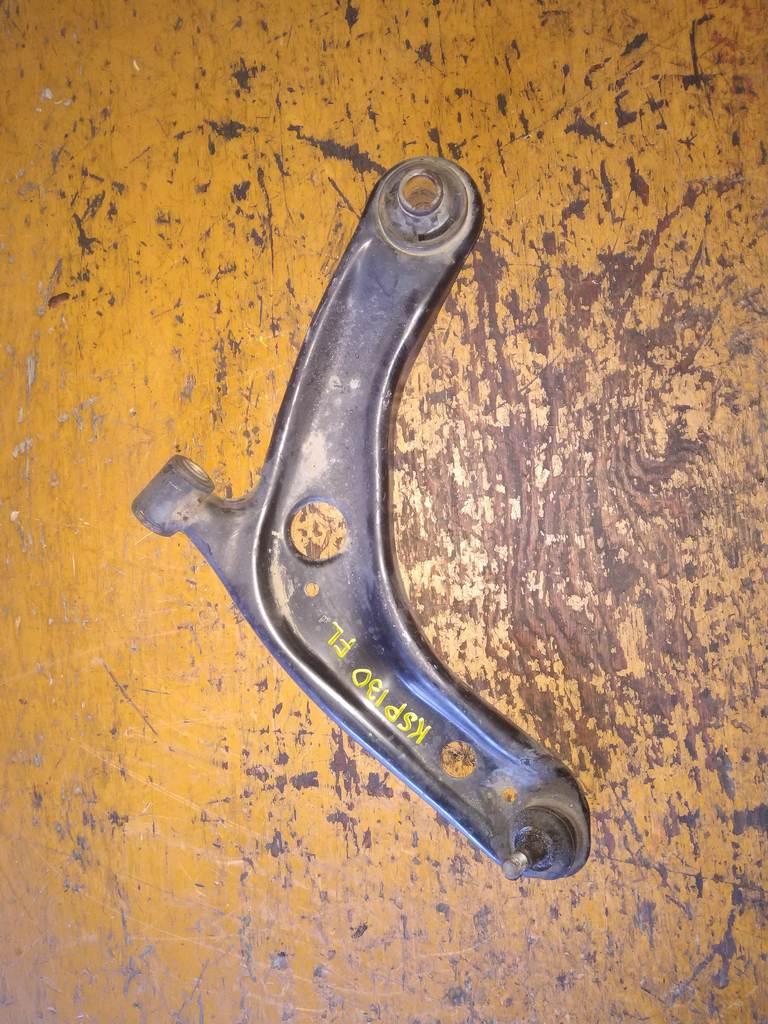 рычаг Toyota Vitz