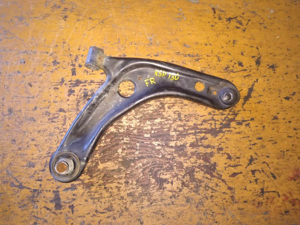 рычаг Toyota Vitz