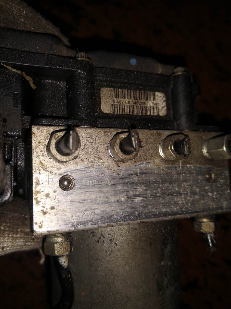 блок abs Nissan Teana