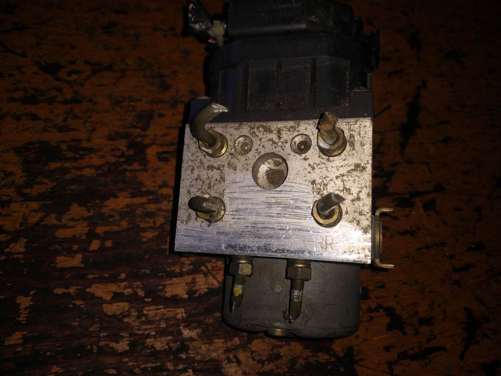 блок abs Nissan Cube