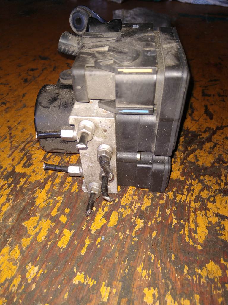 блок abs Mazda Axela