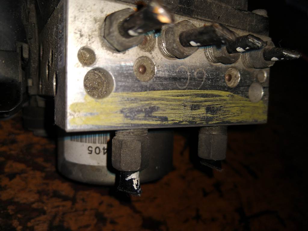 блок abs Nissan X-Trail