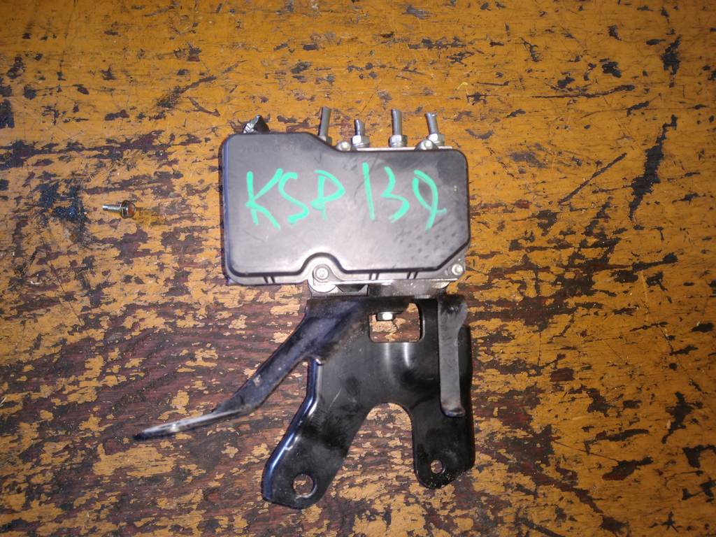 блок abs Toyota Vitz