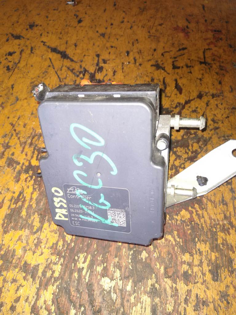 блок abs Toyota Passo