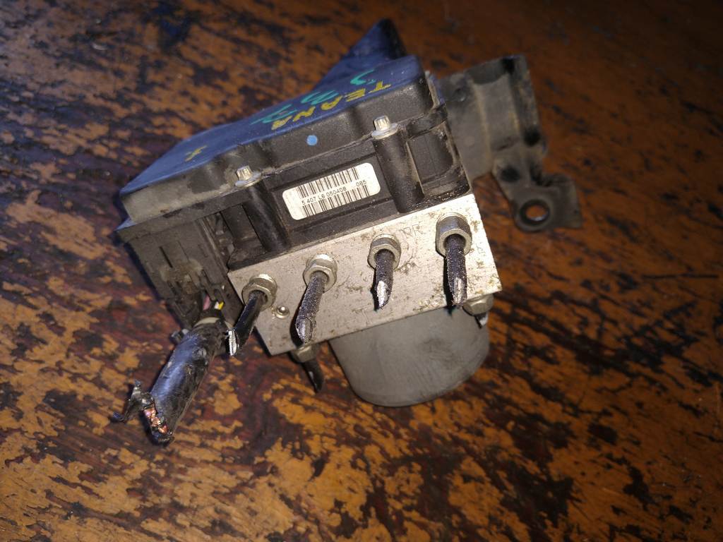 блок abs Nissan Teana