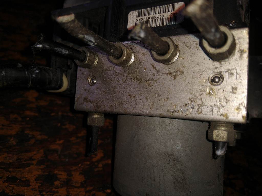 блок abs Nissan Teana