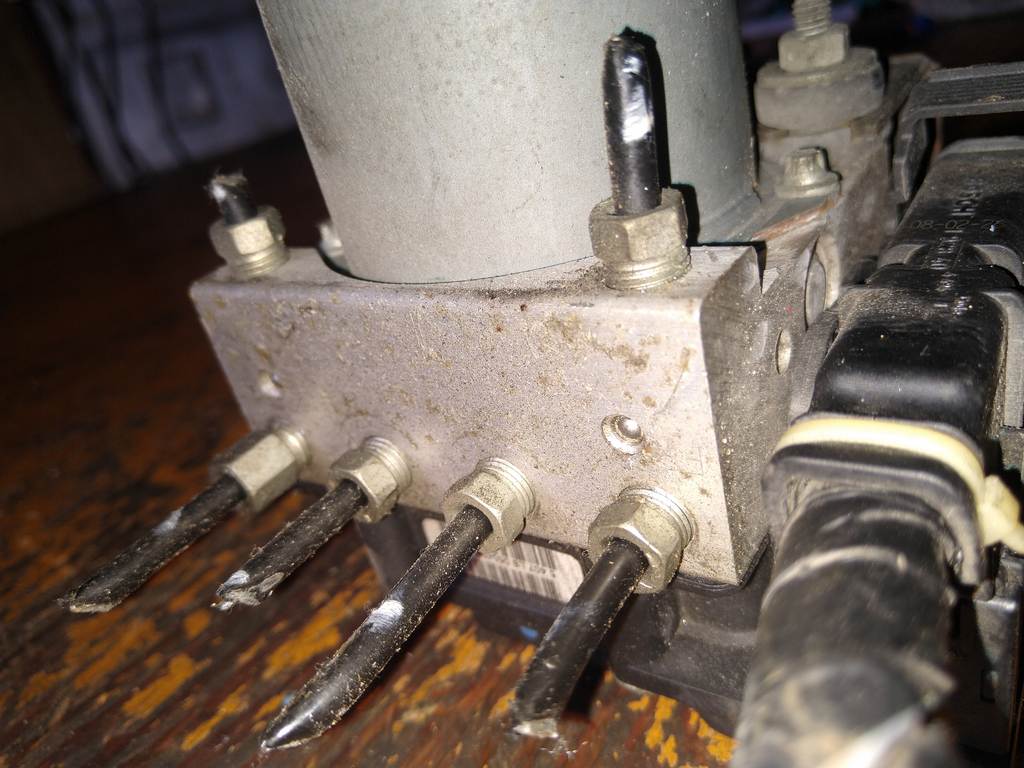 блок abs Nissan Teana