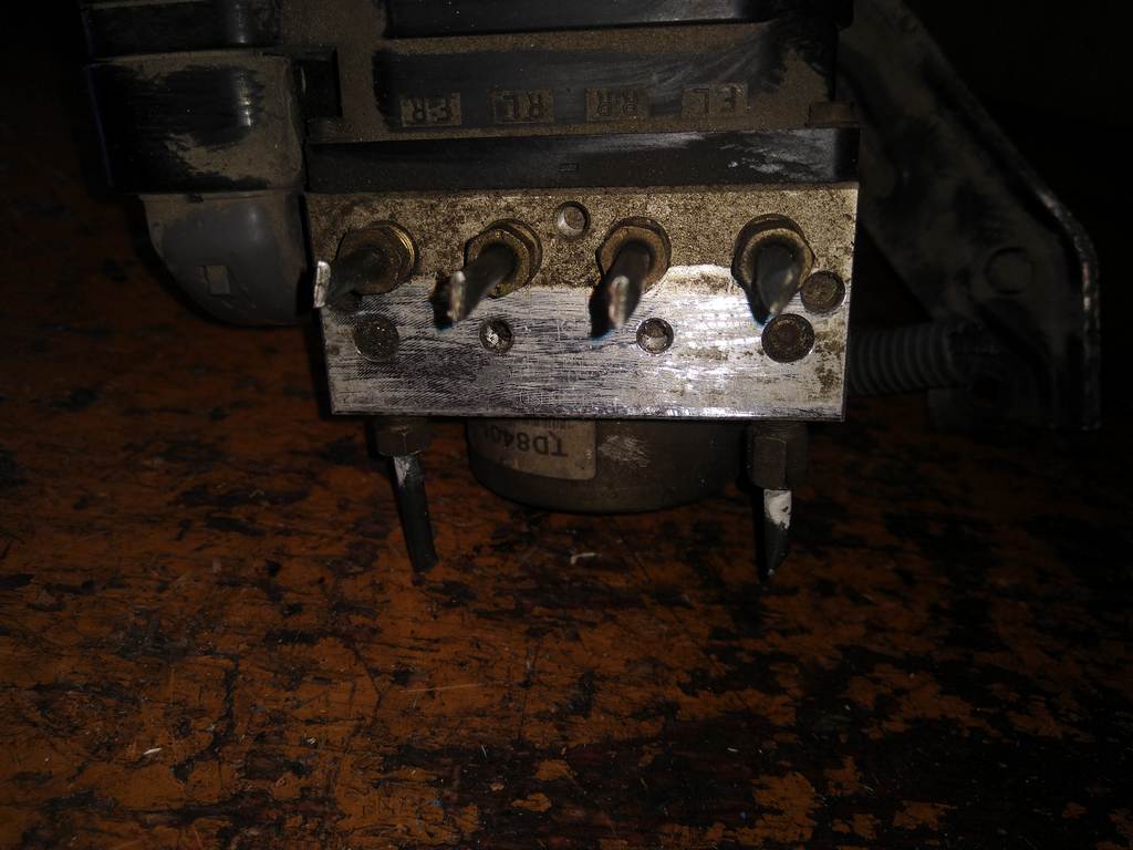 блок abs Nissan Presage