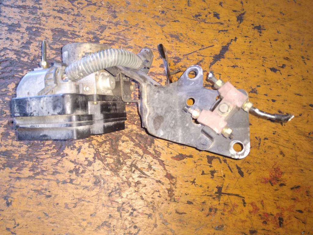 блок abs Nissan Presage