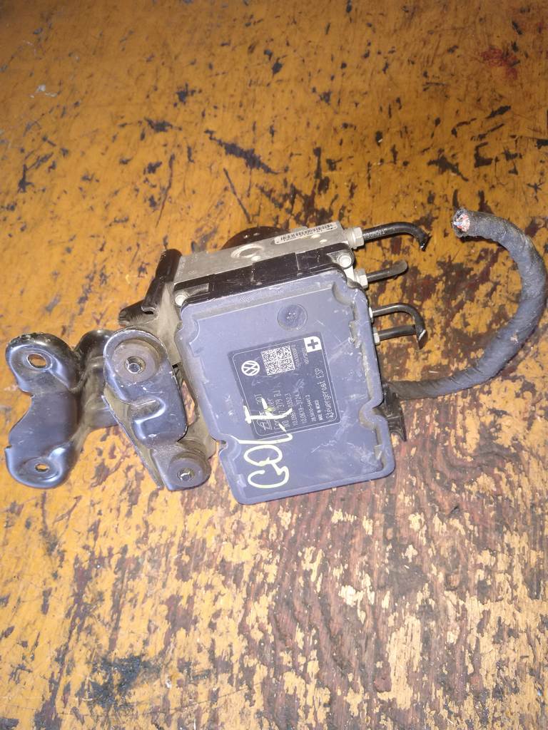 блок abs Volkswagen Golf