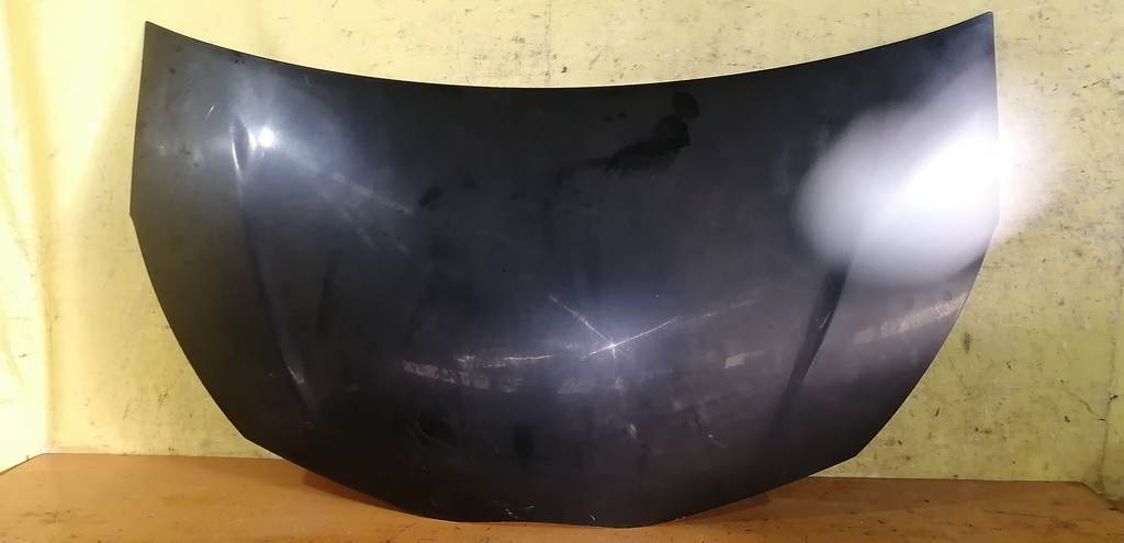 капот Toyota Vitz