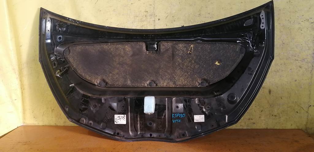 капот Toyota Vitz