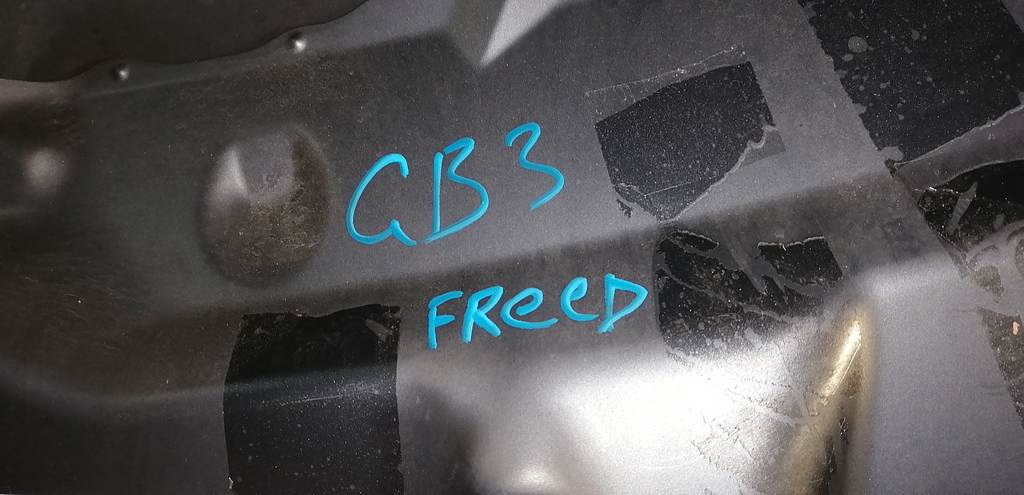 капот Honda Freed