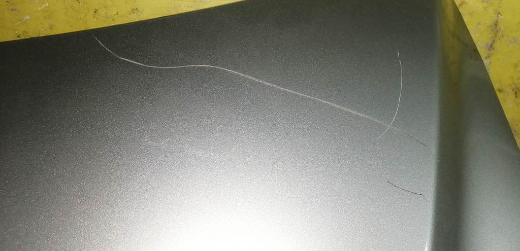 капот Mazda Demio