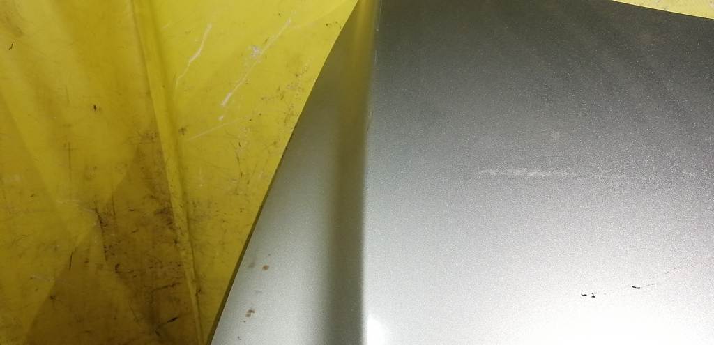 капот Mazda Demio