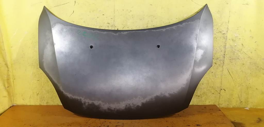 капот Suzuki Swift