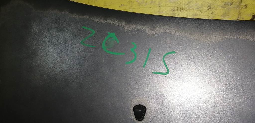 капот Suzuki Swift